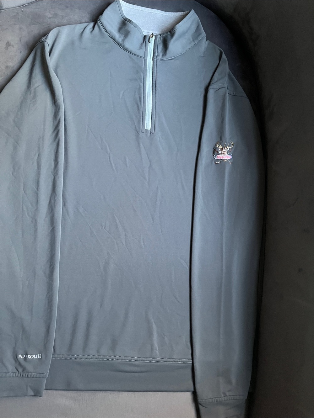 Peter Millar Men's Light Gray Quarter-Zip Rash Guard with Sleeve Crest